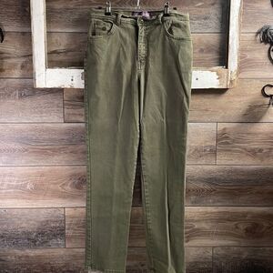 Gloria Vanderbilt,  Amanda Jeans, Green , Ladies Size 10
